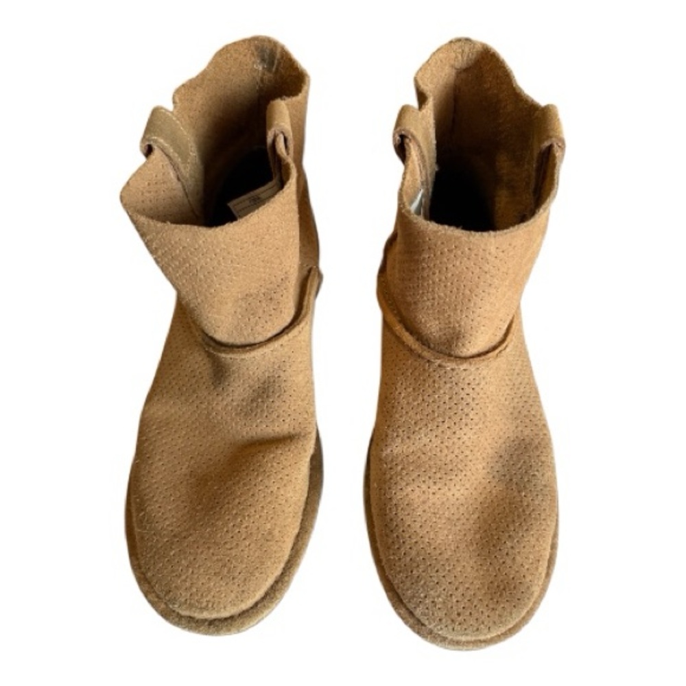 UGG MINI PERF Boots sz 7 - Picture 3 of 7